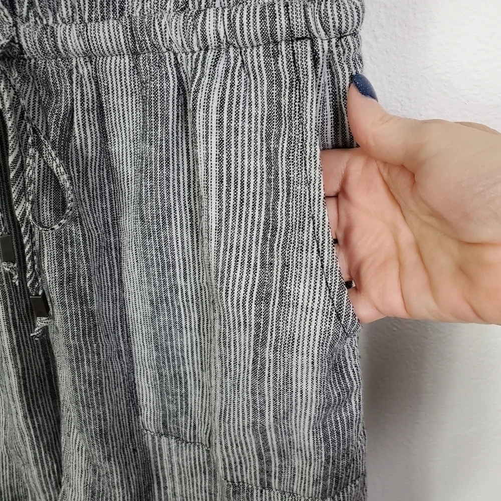 KELLY RENEE LINEN BLEND SLEEVELESS ROMPER - Picture 3 of 7
